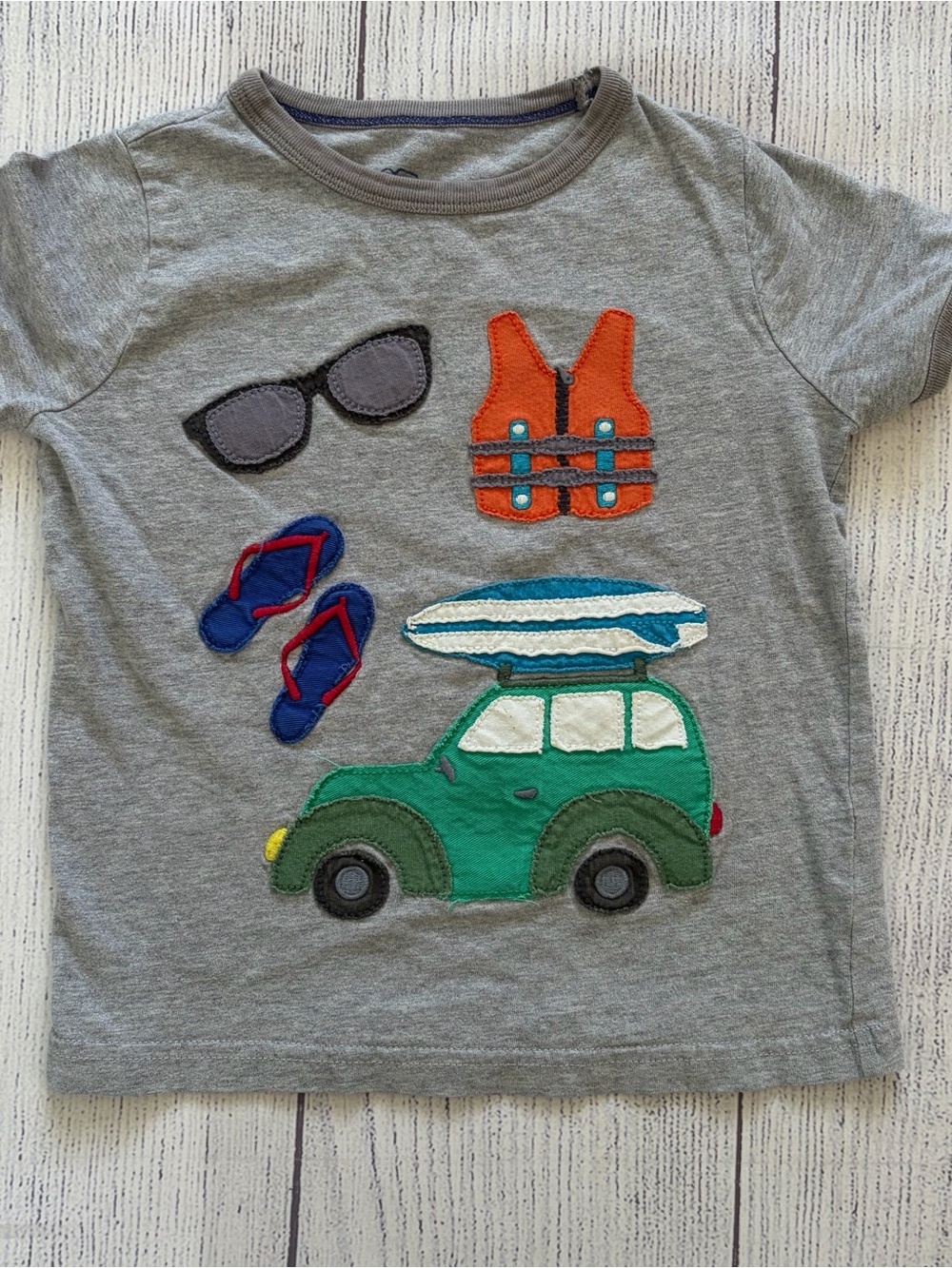 Mini Boden Grey Short Sleeve Summer/Surf Applique Tee Size 2-3Y